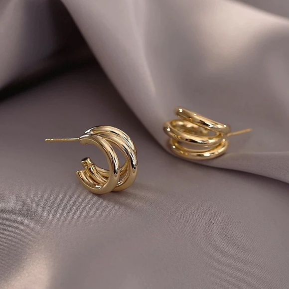 Gold Color Hoop Earrings - Picture 4 of 7